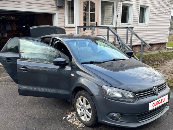 2013 Volkswagen Polo V, серый - вид 2