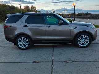 2017 Land Rover Discovery V, серый, 3000000 рублей, вид 4