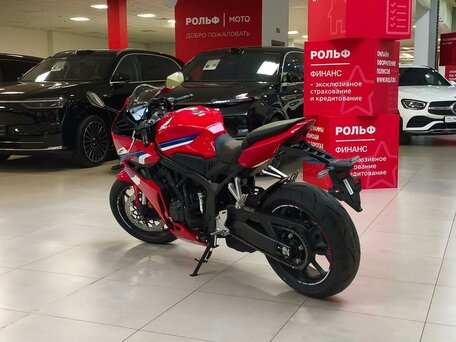 2026 Honda CBR 650R, красный, 1299000 рублей, вид 4