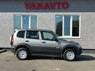 2016 Chevrolet Niva I Рестайлинг, серый, 700000 рублей, вид 4