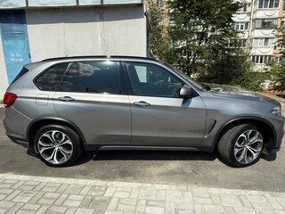 2017 BMW X5 30d III (F15), серый, 3900000 рублей, вид 3