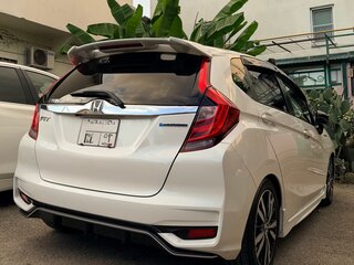 2018 Honda Fit III Рестайлинг, белый, 1500000 рублей, вид 4