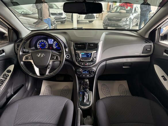 2015 Hyundai Solaris I Рестайлинг, белый - вид 13