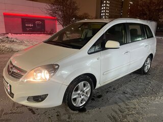 2013 Opel Zafira B Рестайлинг, белый, 900000 рублей, вид 4