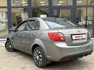 2010 Kia Rio II Рестайлинг, серебристый, 440000 рублей, вид 4