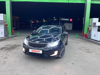 2013 Kia Rio 5-speed III, чёрный, 770000 рублей, вид 3