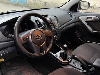 2010 Kia Cerato 5-speed II, чёрный, 730000 рублей, вид 5