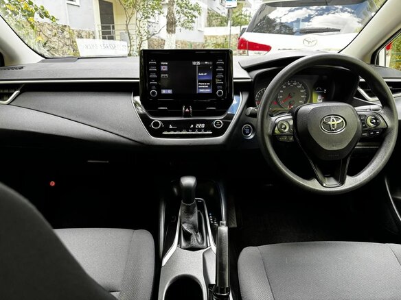 2022 Toyota Corolla XII (E210), белый, 1830000 рублей - вид 8