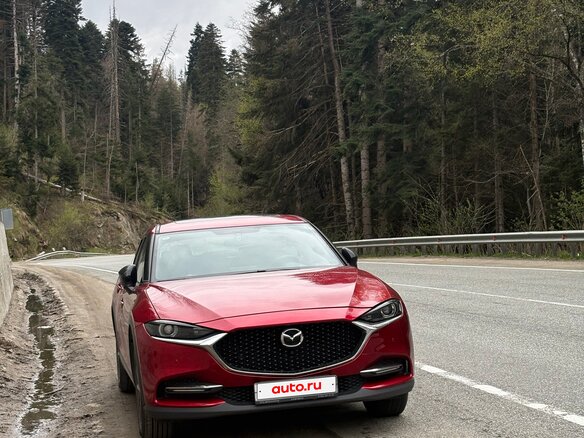 2023 Mazda CX-4 I Рестайлинг, красный, 2550000 рублей - вид 3