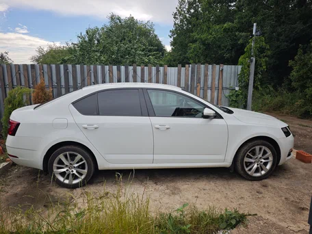 2017 Skoda Octavia III (A7) Рестайлинг, белый, 1529000 рублей, вид 4