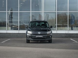 2016 Volkswagen Tiguan I Рестайлинг, чёрный, 1599000 рублей, вид 3