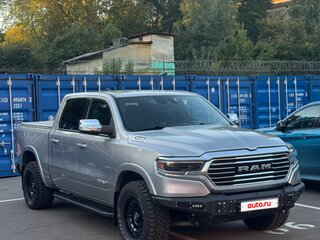 2021 Ram 1500 Quad Cab V, серый, 5700000 рублей, вид 3