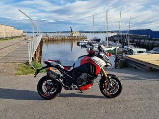 2024 Ducati Multistrada V4, красный, 3000000 рублей, вид 1