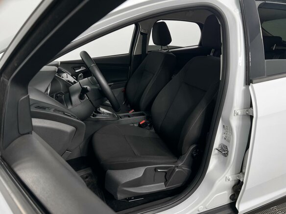 2015 Ford Focus III Рестайлинг, белый, 985000 рублей - вид 9