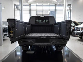 2026 Ram 1500 Crew Cab eTorque V Рестайлинг, чёрный, 13137102 рублей, вид 2