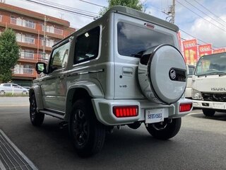 2023 Suzuki Jimny Sierra IV, белый, 1800000 рублей, вид 5