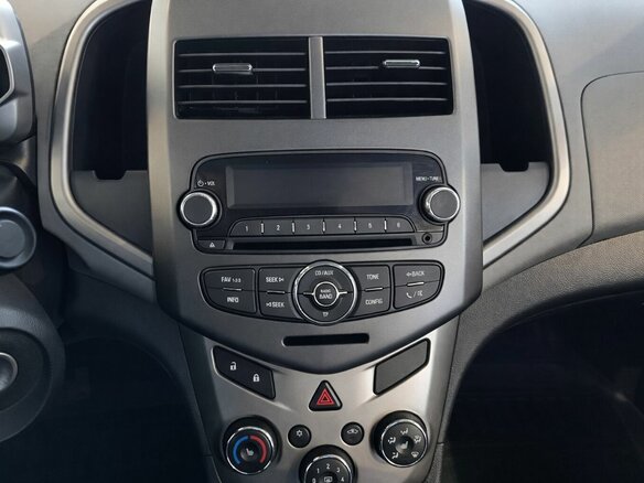 2014 Chevrolet Aveo II, серебристый, 469000 рублей - вид 11