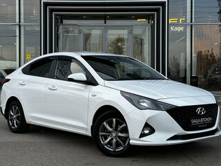 2021 Hyundai Solaris II Рестайлинг, белый, 1450000 рублей, вид 2