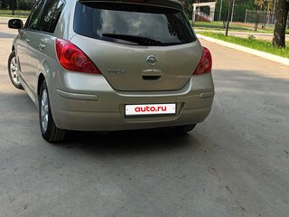 2013 Nissan Tiida I Рестайлинг, бежевый, 890000 рублей, вид 4