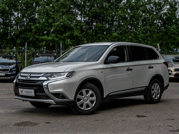 2017 Mitsubishi Outlander III Рестайлинг 2, белый