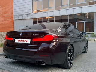 2022 BMW 5 серии 530i xDrive VII (G30/G31/G38) Рестайлинг, чёрный, 6490000 рублей, вид 5