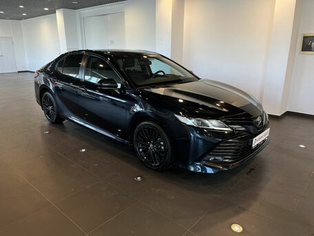 Toyota Camry VIII (XV70)