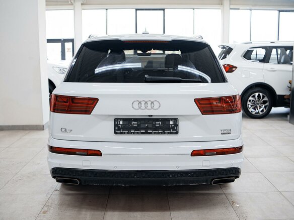 2017 Audi Q7 II (4M), белый, 4372000 рублей - вид 4