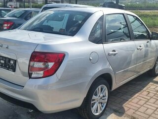 2026 Lada (ВАЗ) Granta I Рестайлинг, серебристый, 1088000 рублей, вид 4