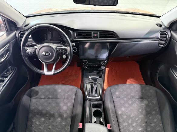 2017 Kia Rio IV, оранжевый - вид 13
