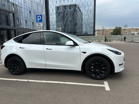 2020 Tesla Model Y Long Range I, белый - вид 12
