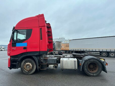 2012 Iveco Stralis, красный, 950000 рублей, вид 4