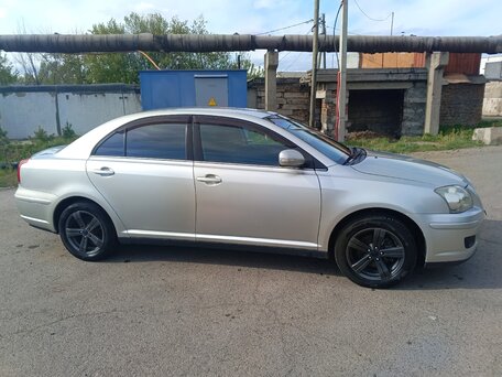 2008 Toyota Avensis II Рестайлинг, серебристый, 850000 рублей, вид 3