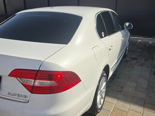 2013 Skoda Superb DSG II Рестайлинг, белый, 1100000 рублей, вид 1