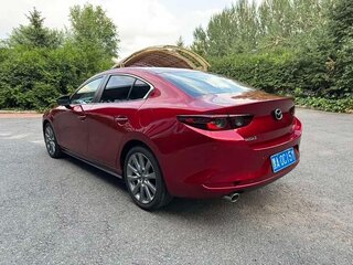 2023 Mazda 3 Axela IV (BP), красный, 1400666 рублей, вид 4