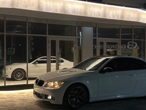 2008 BMW 3 серии 325i V (E90/E91/E92/E93), белый - вид 1