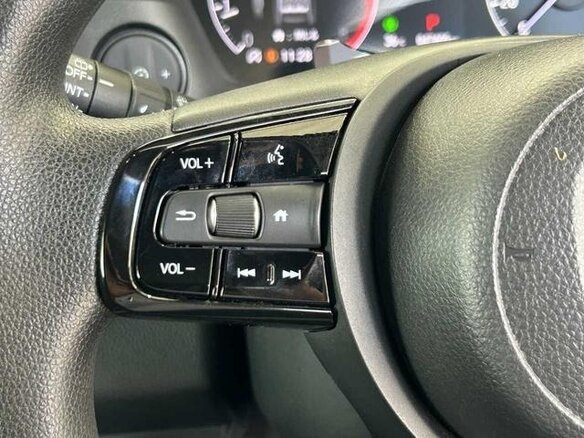 2022 Honda Vezel II, белый, 1720000 рублей - вид 13