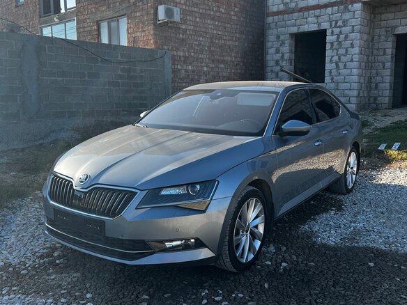 2018 Skoda Superb III, серый, 2050000 рублей