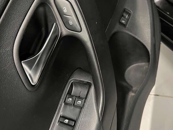 2017 Volkswagen Polo V Рестайлинг, чёрный, 858000 рублей - вид 15