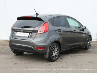 2017 Ford Fiesta Mk6 Рестайлинг, серый, 885000 рублей, вид 5