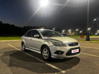 2010 Ford Focus II Рестайлинг, серебристый, 500000 рублей, вид 2