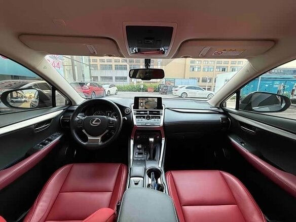 2020 Lexus NX 200 I Рестайлинг, серебристый, 3000000 рублей - вид 6