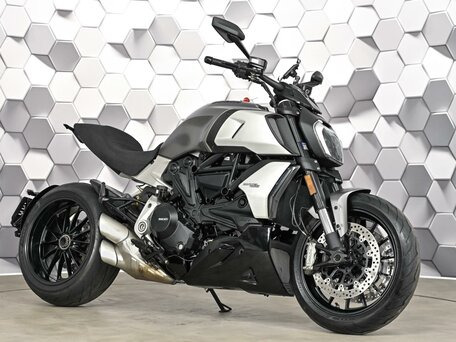 2019 Ducati Diavel 1260, серый, 1629000 рублей, вид 1