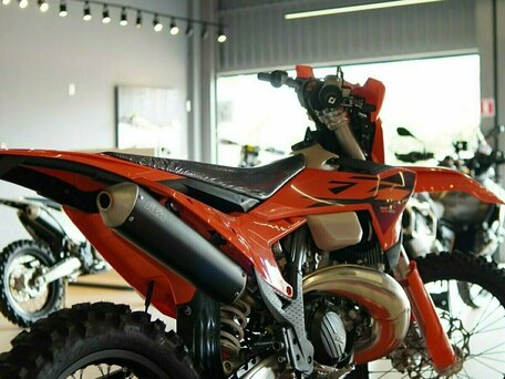 2026 KTM 300 EXC, оранжевый, 1034500 рублей, вид 3