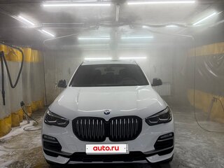 2019 BMW X5 40i IV (G05/G18), белый, 5900000 рублей, вид 4