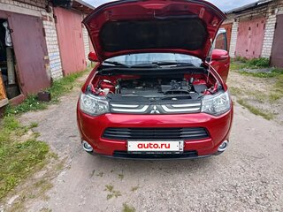 2013 Mitsubishi Outlander III, красный, 1250000 рублей, вид 2