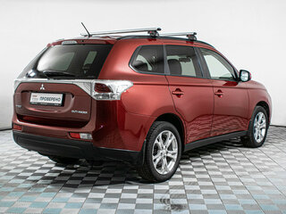 2013 Mitsubishi Outlander III, красный, 1419000 рублей, вид 5