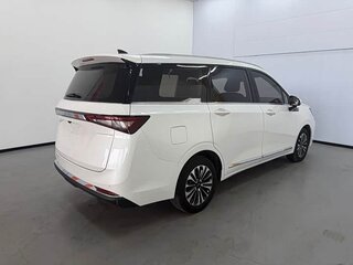 2023 Wuling Jiachen, белый, 1060000 рублей, вид 4
