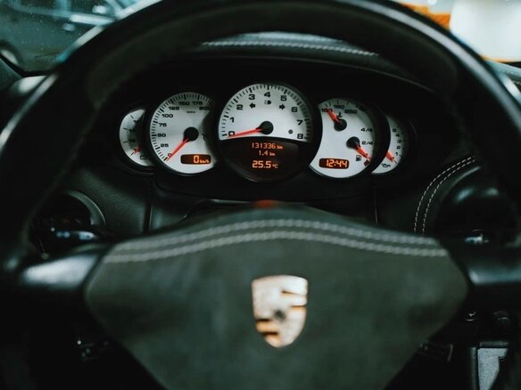 2002 Porsche 911 Carrera 4 V (996) Рестайлинг, чёрный - вид 9