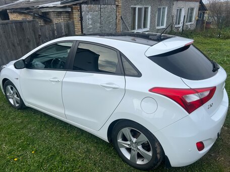 2016 Hyundai i30 II Рестайлинг, белый, 760000 рублей, вид 4
