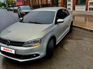 2011 Volkswagen Jetta VI, серебристый, 790000 рублей, вид 1